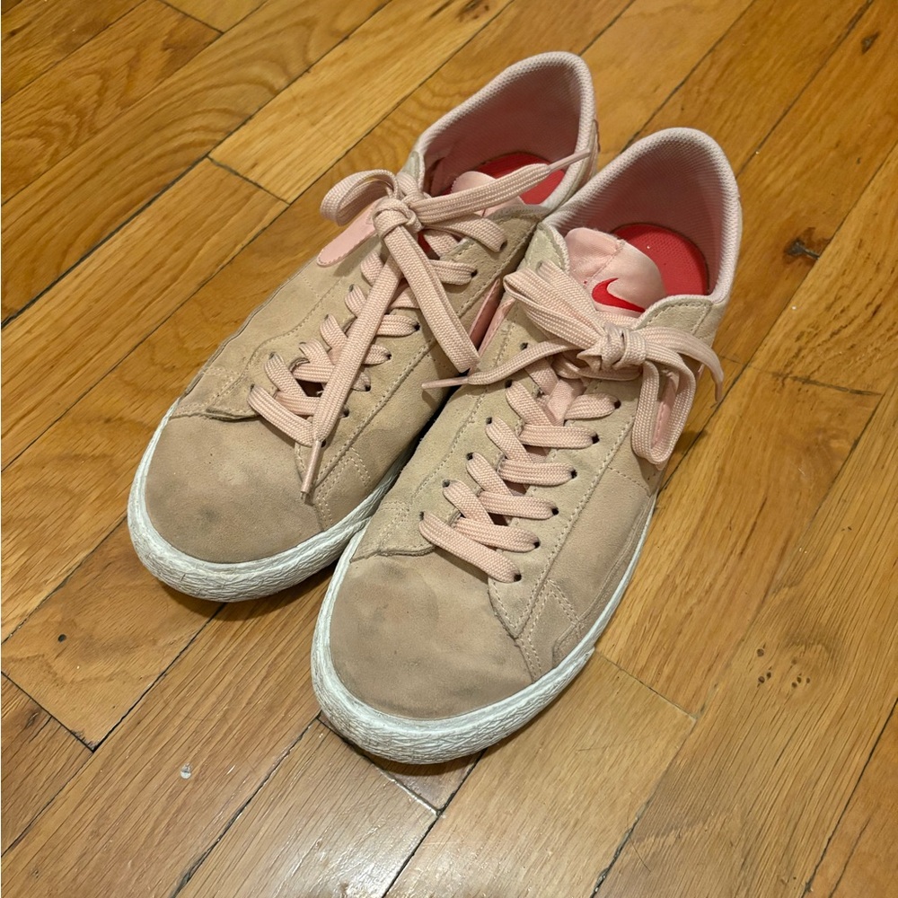 Mens Nike Blazer Low dusty pink gently used